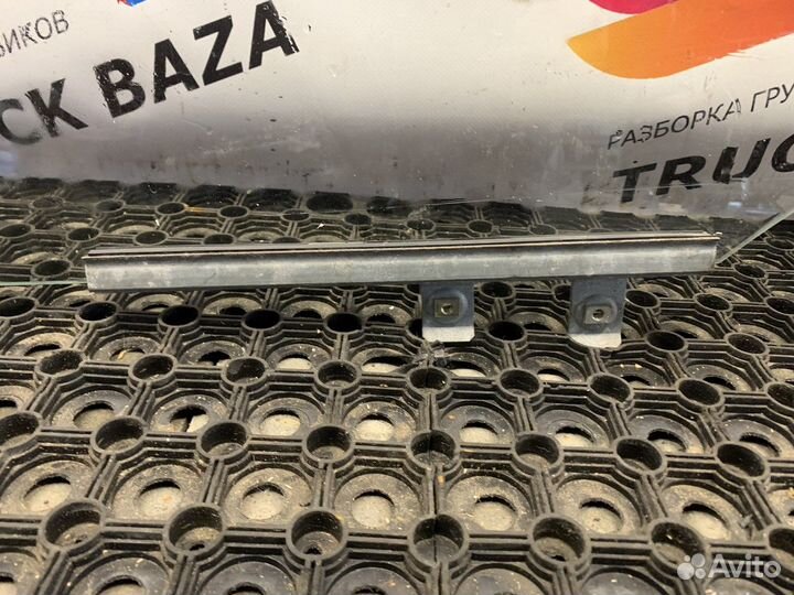 9737200318 Стекло двери левой