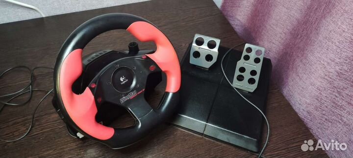 Игровой руль с педалями logitech