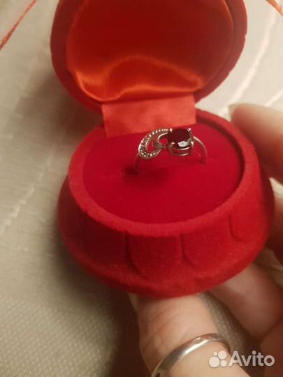 Серьги с гранатом