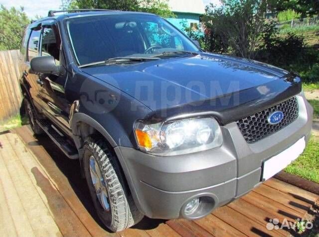 Дефлектор капота