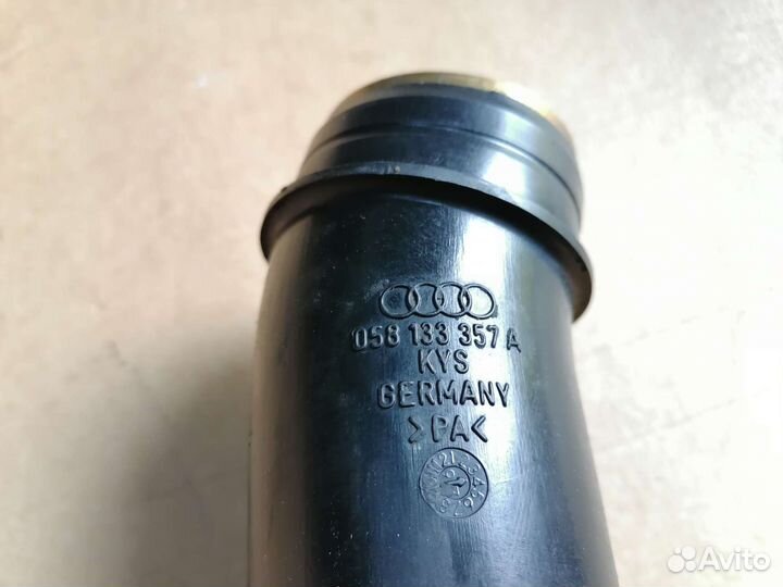 Патрубок впускной Audi,VW, VAG 058133357A