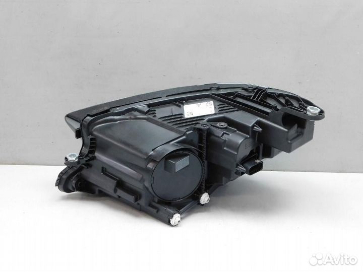 Фара правая Mercedes-Benz E-Class