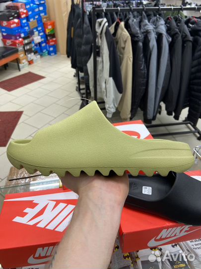 Тапочки Yeezy Slide Resin 2 расцветки