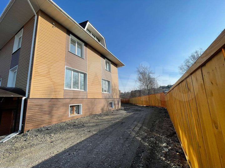 Дом 250 м² на участке 6,5 сот.