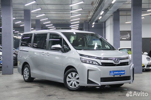 Toyota Voxy 2.0 CVT, 2019, 104 000 км