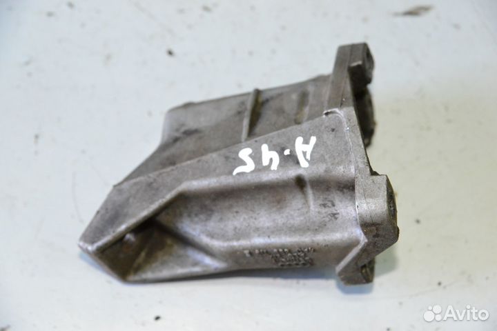 Кронштейн МКПП левый Ауди 100 С4 A 6 4A0399113E