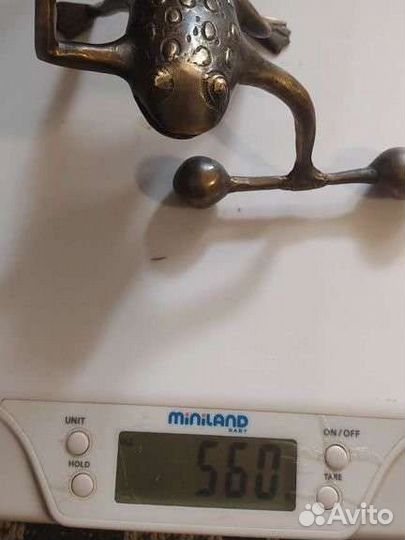 Статуэтки,фигурки бронза лягушка спортсмен