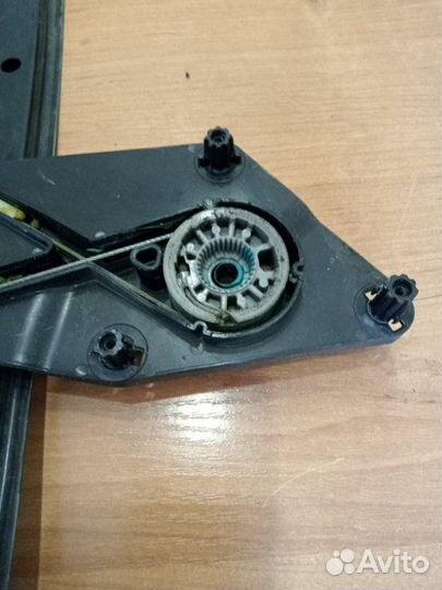 Стеклоподъемный механизм передний правый