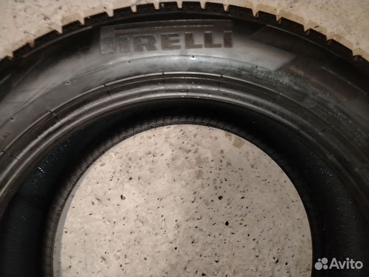 Pirelli Ice Zero FR 235/55 R18 104T