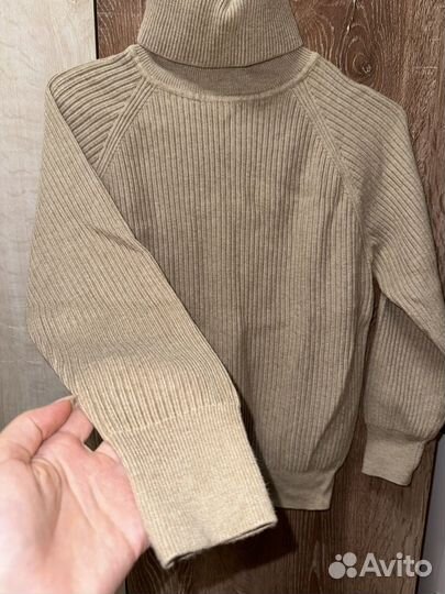 Свитер женский