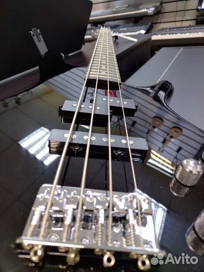 Бас гитара ibanez