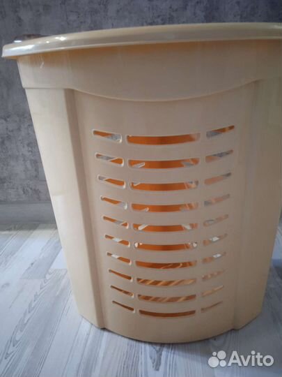 Угловая корзина для белья