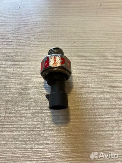 Датчик давления масла левый Opel Astra H