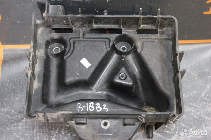 Vokswagen Polo - Площадка под акб