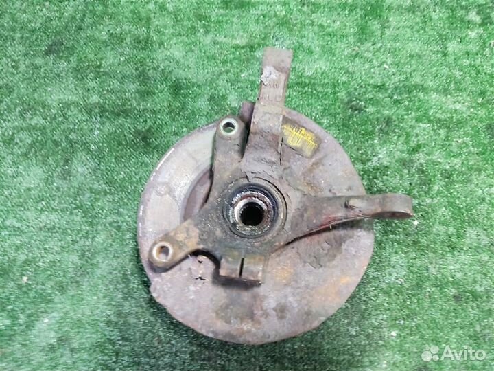 Кулак передний правый Chevrolet Spark M200 2006