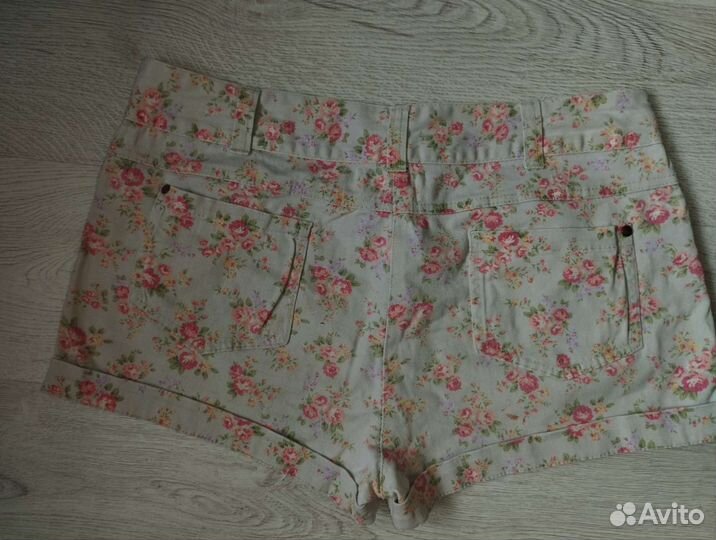 Шорты женские