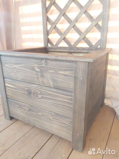 Кашпо деревянное со шпалерой