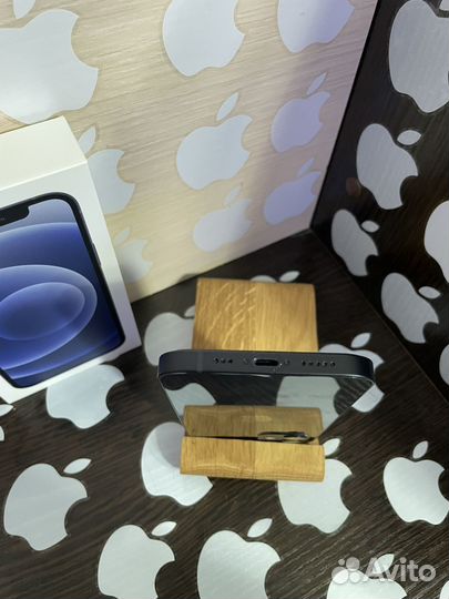 iPhone 12, 64 ГБ