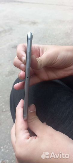 Телефон iPhone 6s
