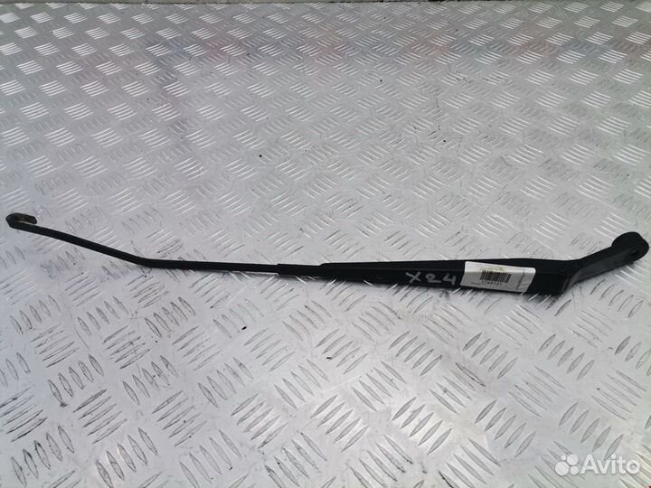 Щеткодержатель (поводок стеклоочистителя, дворник)