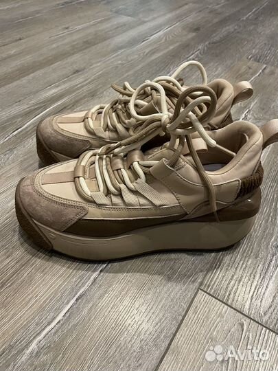 Кроссовки женские