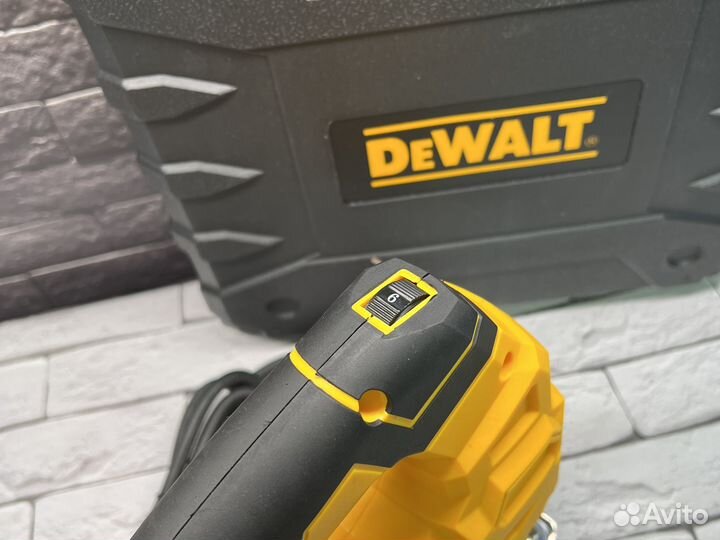 Электро лобзик dewalt (сет.) 1180W