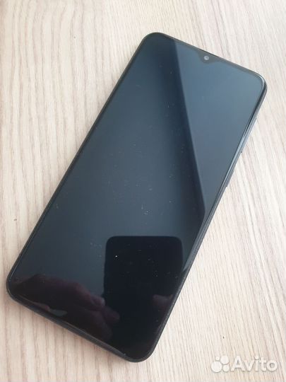 Samsung Galaxy A20, 3/32 ГБ