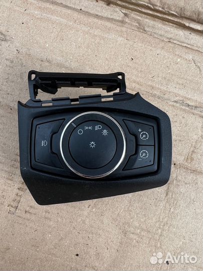 Рамка блока управления светом Ford Focus 3