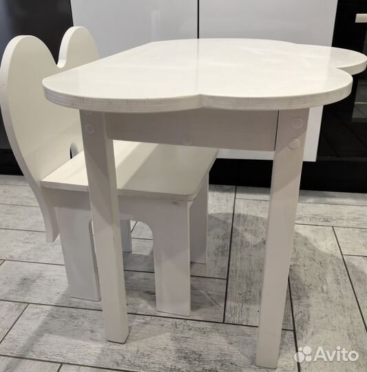 Детский стол и стул