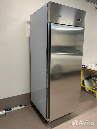 Холодильный шкаф Electrolux RS06RX1F 726317