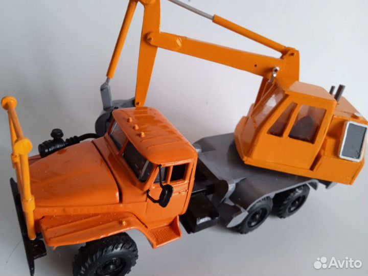 Экскаватор