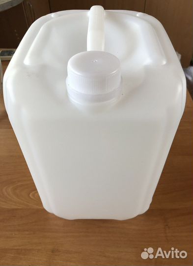 Канистры пластиковые 10 л бу