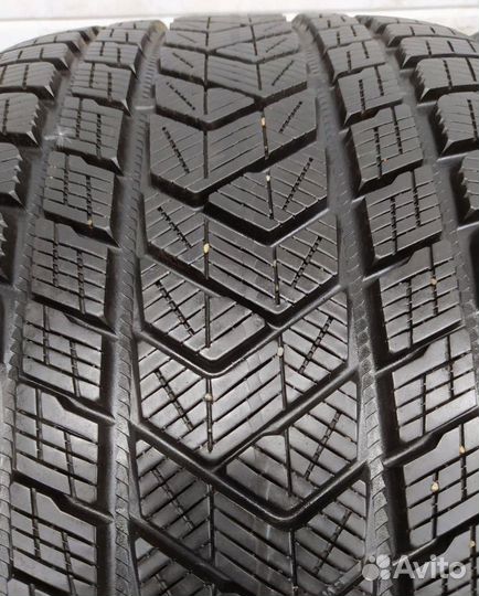 Pirelli Scorpion Winter 305/35 R21 100Z