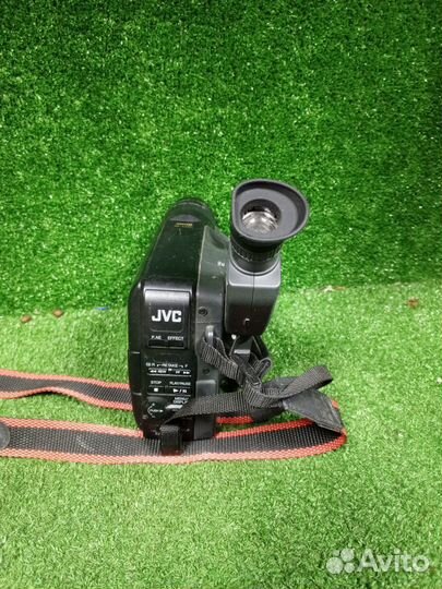 Видеокамера JVC GR-AX201A
