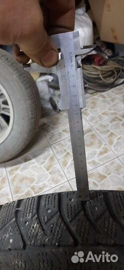 Bridgestone Ice Cruiser 7000 215/60 R16