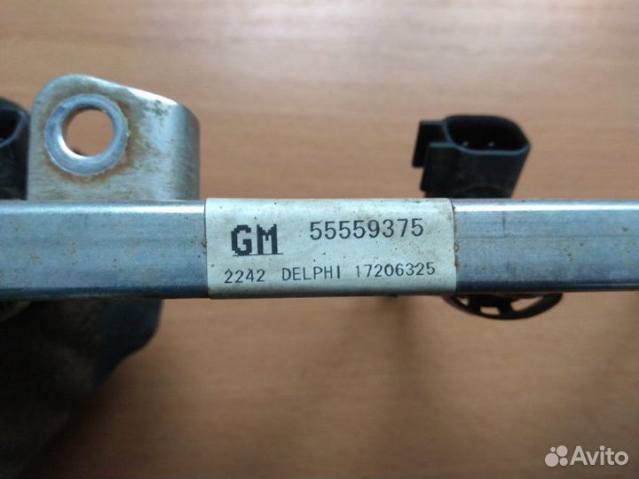 Рейка топливная (рампа) Opel Astra H 2004-2015