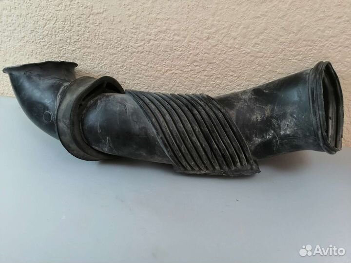 Патрубок воздушного фильтра Volkswagen Touareg