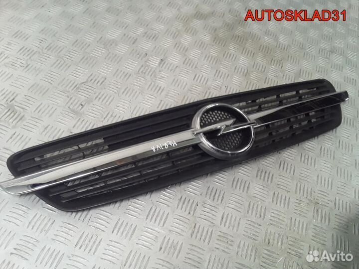 Решётка радиатора Opel Meriva 13117843