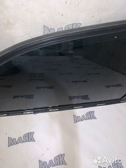 Стекло боковое (собачник) заднее правое Bmw