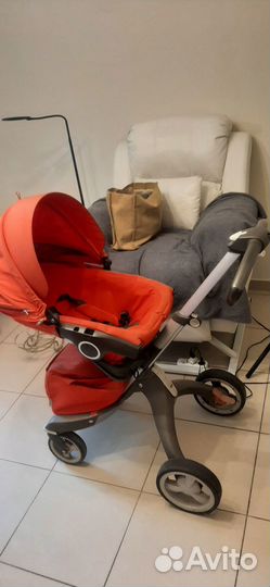 Прогулочная коляска 2 в 1