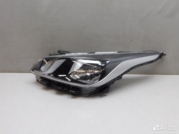 Фара левая Kia Rio