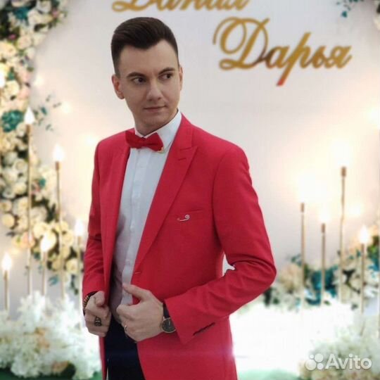 Ведущий мероприятий, арт-директор, бэк-вокалист