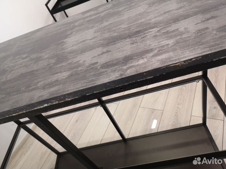 Консоли и полки