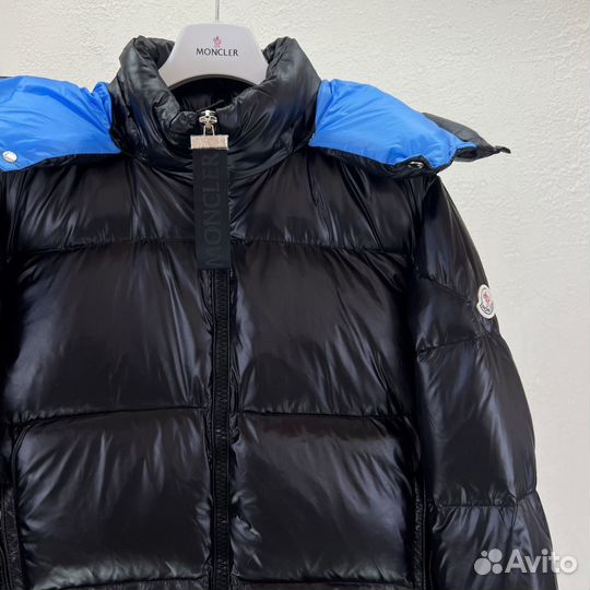 Пуховик Moncler