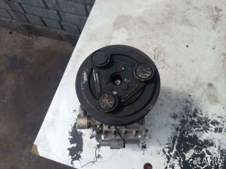 Насос гур mazda 6 gg LF