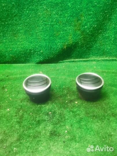 Дефлектор воздуховода Mazda 6 седан 2.0 2006