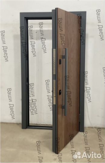 Входные двери с парадной ручкой