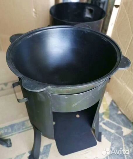 Казан чугунный с печкой