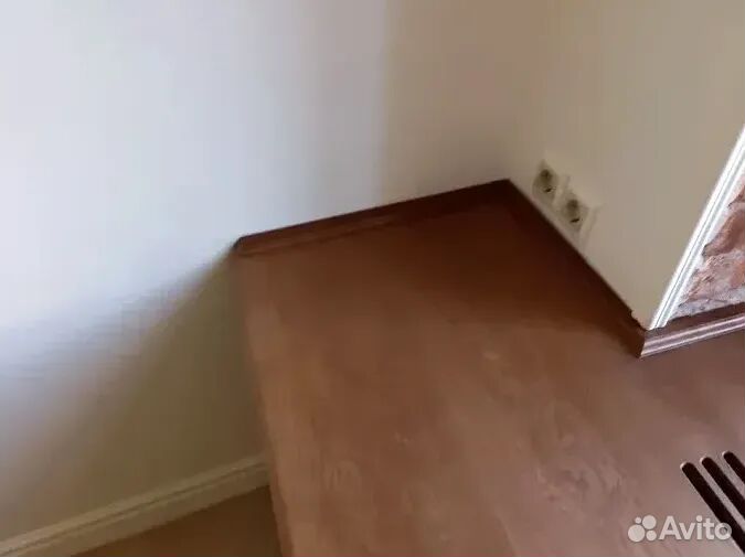 Стол письменный из массива