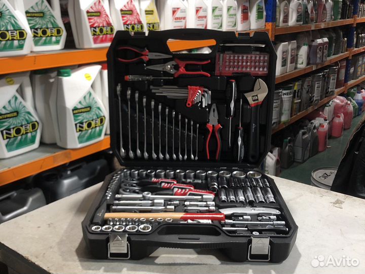 Набор инструментов 131 пр. 1/4, 1/2, 3/8DR arnezi